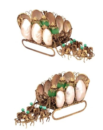 زوج من حوامل العطور المصنوعة من عرق اللؤلؤ والبومبون