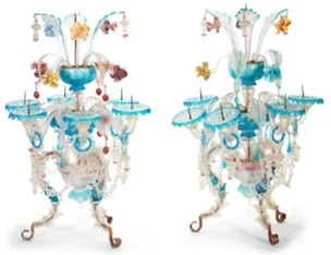 زجاجتان متشابهتان ملونتان من مورانو