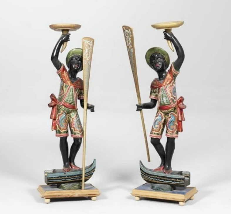 زوج من قوادس البندقية المصنوعة من الورق المعجن