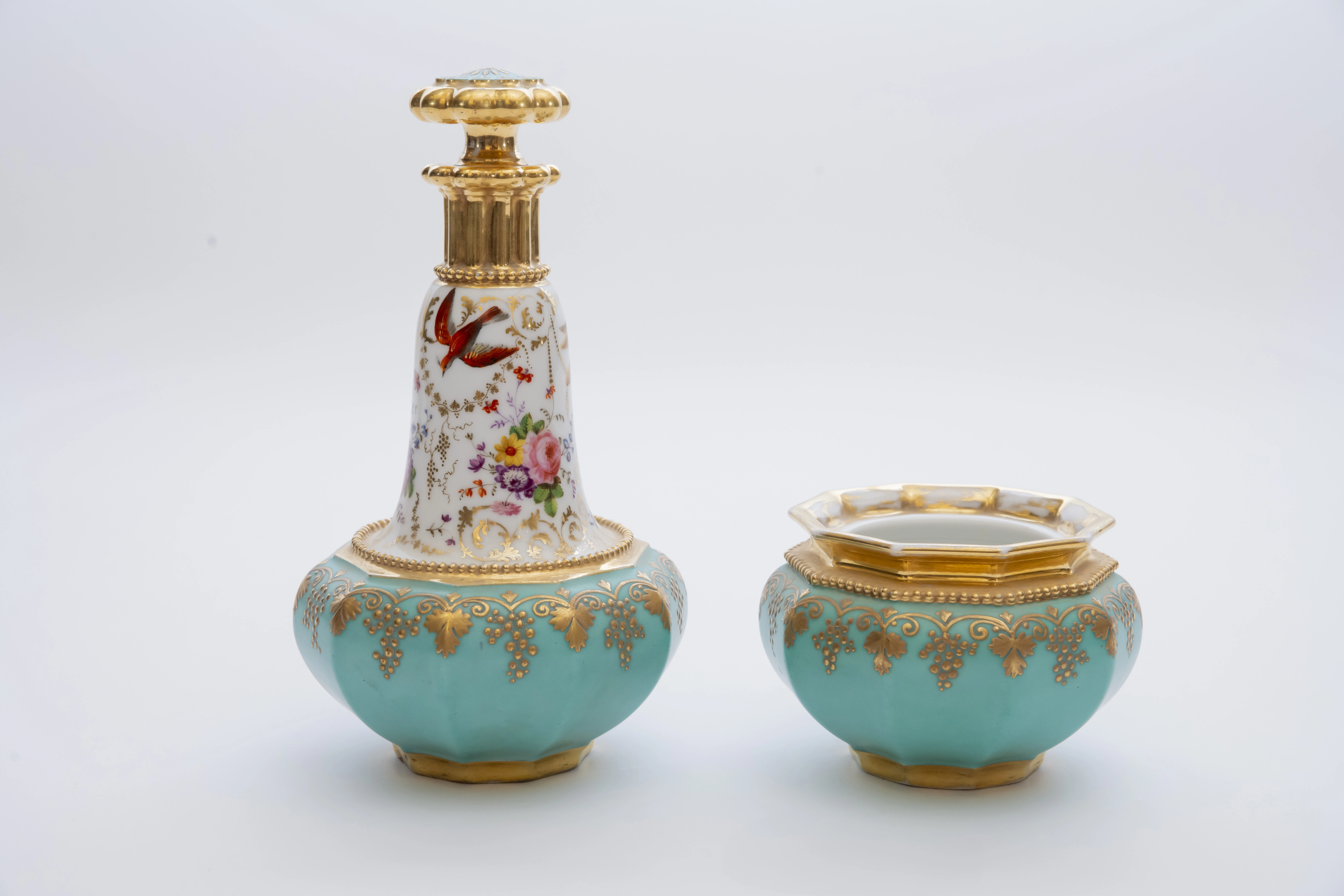 دورق بورسلين متعدد الألوان من باريس