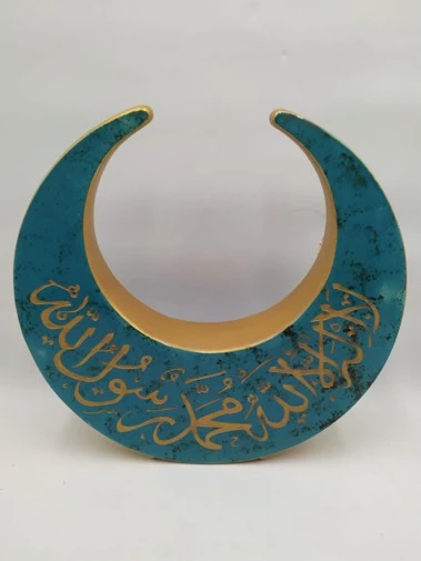 هلال سيراميكي مطلي جزئيًا بالذهب