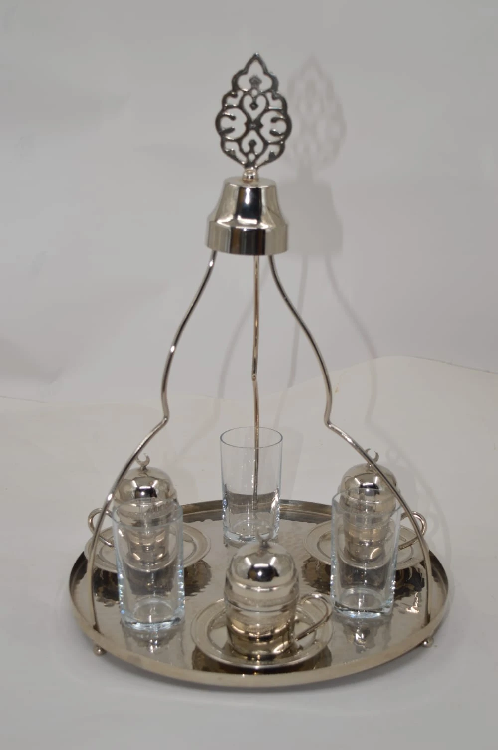 طقم شاي مصنوع يدويًا بمقبض