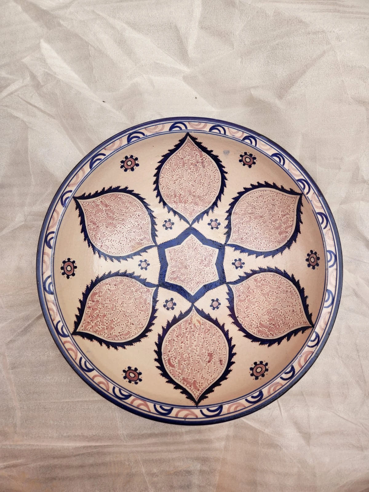 طبق خزفي جميل متعدد الفصوص (زوج)