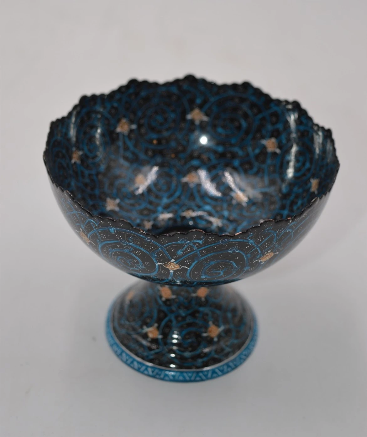 وعاء ذو ​​قاعدة