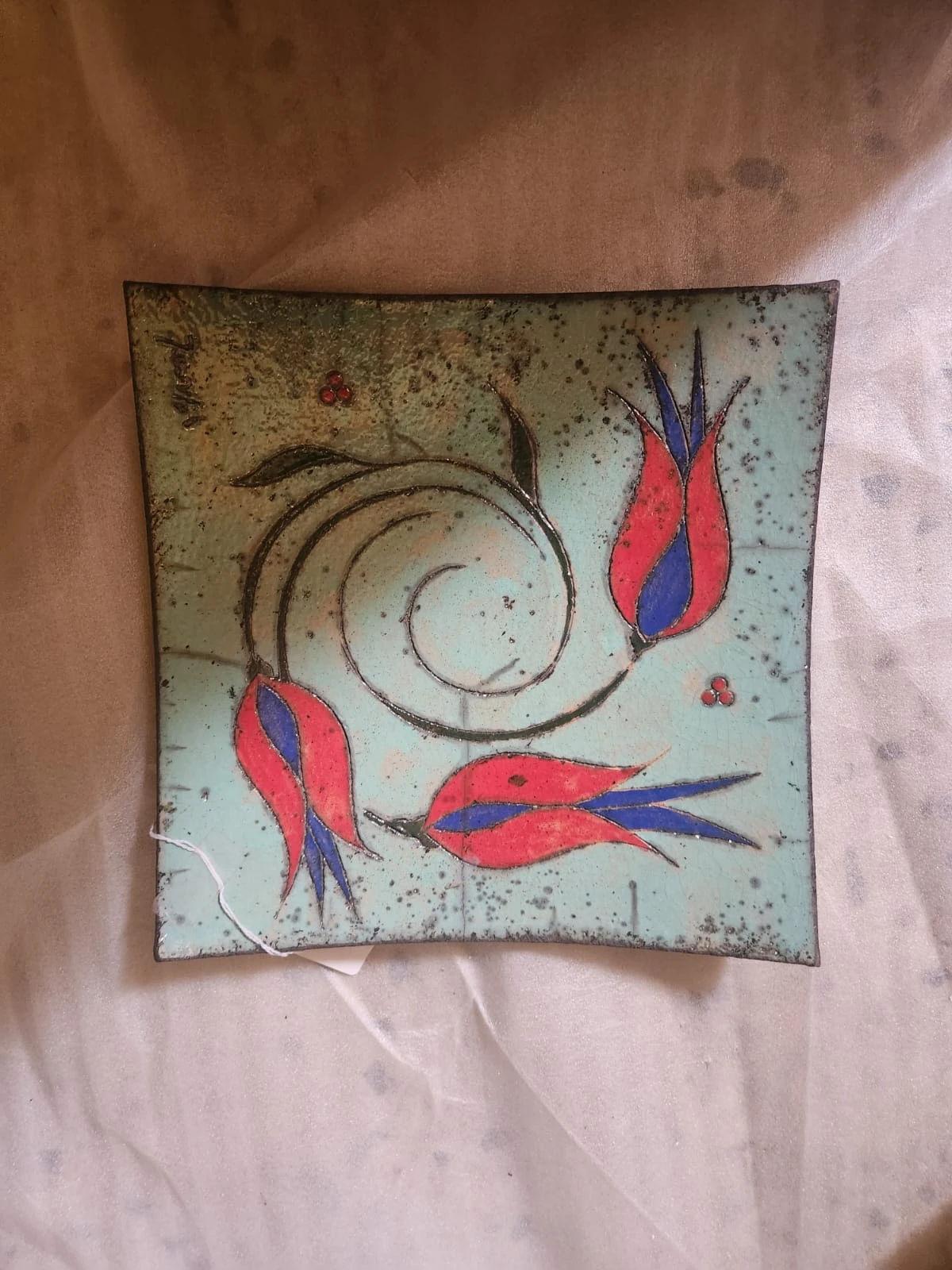 بلاطة فخارية بتقنية الرقون