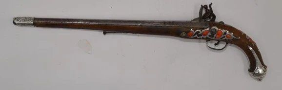 مسدس خشبي مطعم بالفضة  الجزائر، القرن 19
