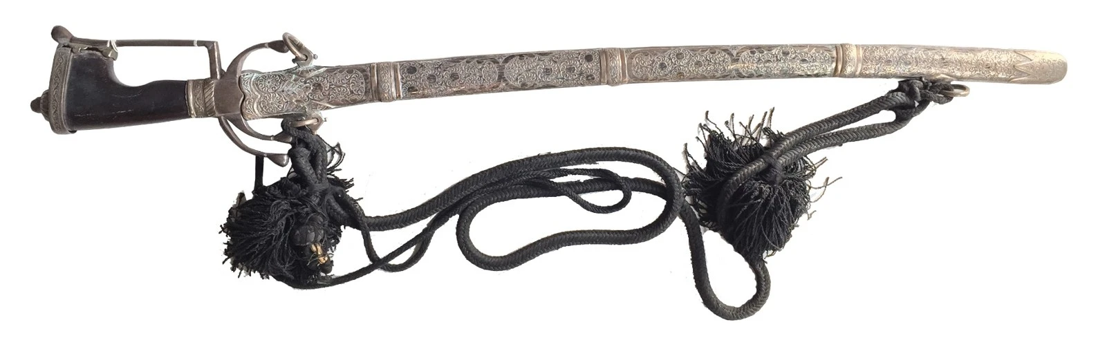 سيف أنيق بمقبض جزئياً مطعّم بالفضة