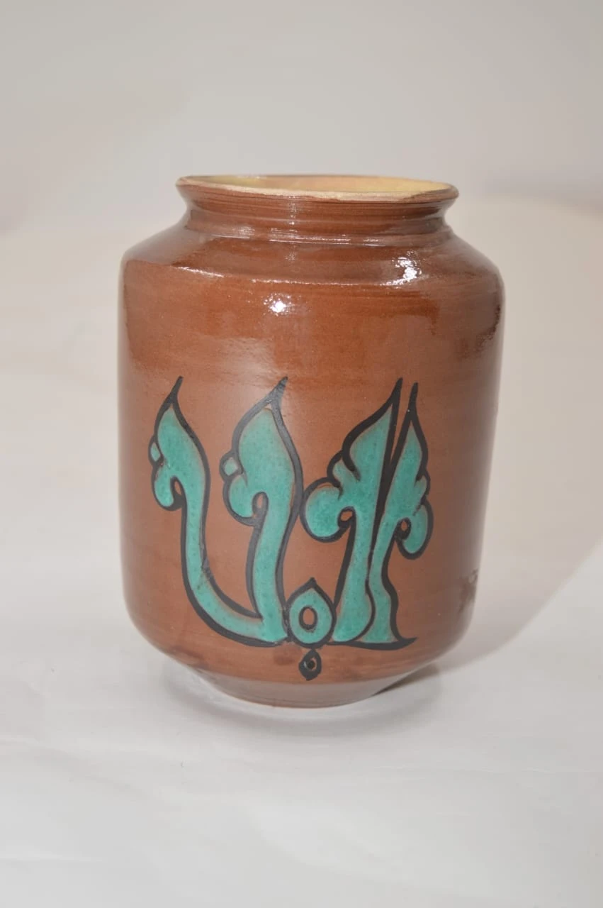 أصيص زهور معاصر