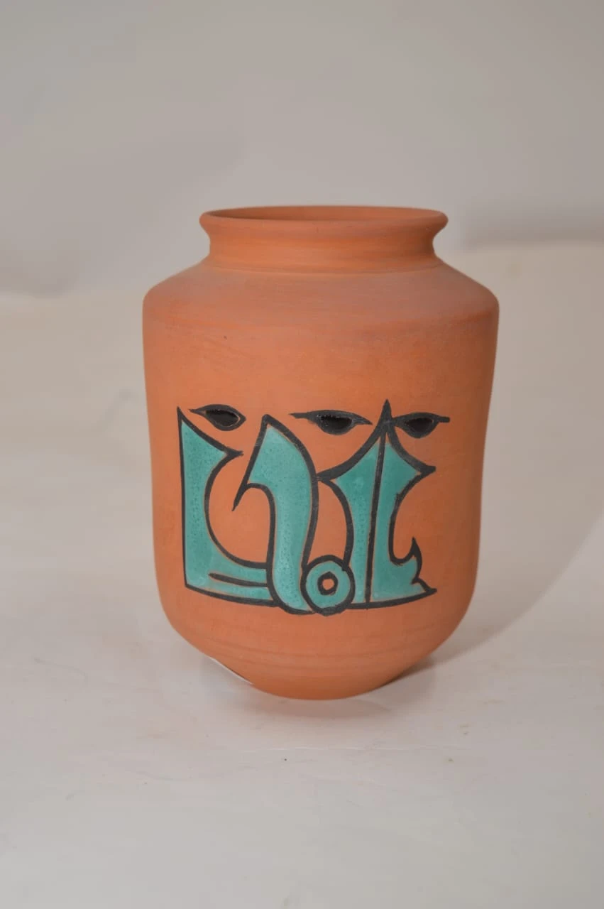 مزهرية معاصرة من الطين الحراري