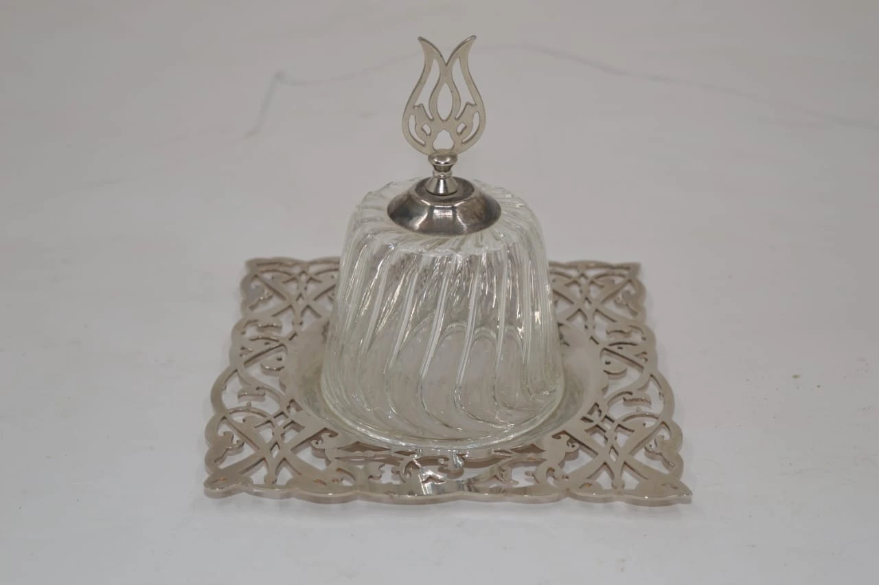 طبق حلوى مربع