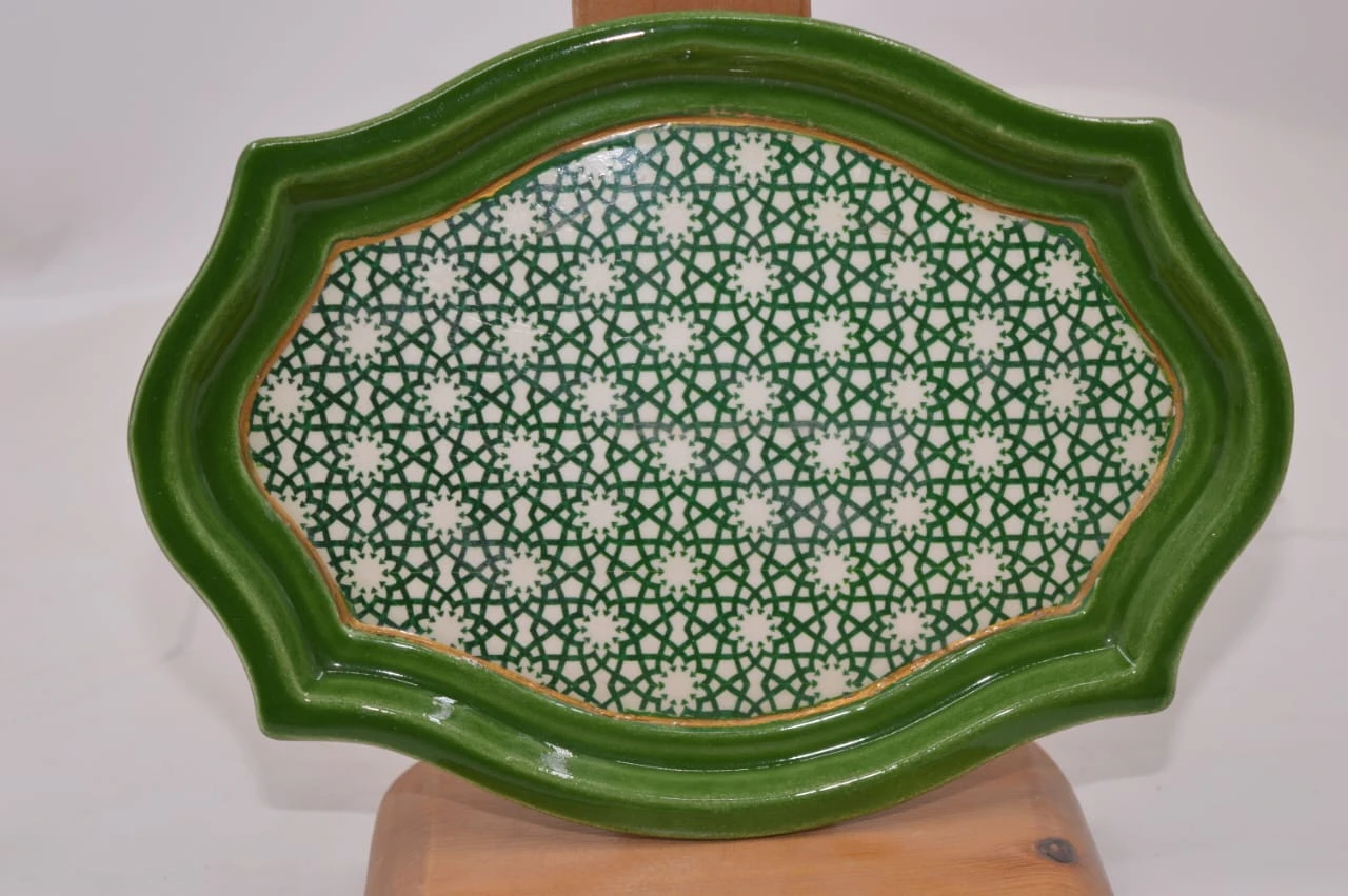 صينية سيراميك خضراء بيضاوية الشكل