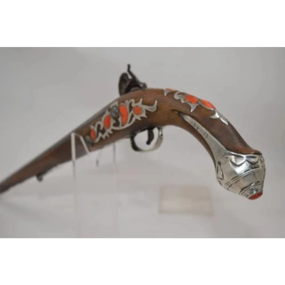 مسدس خشبي مطعم بالفضة  الجزائر، القرن 19